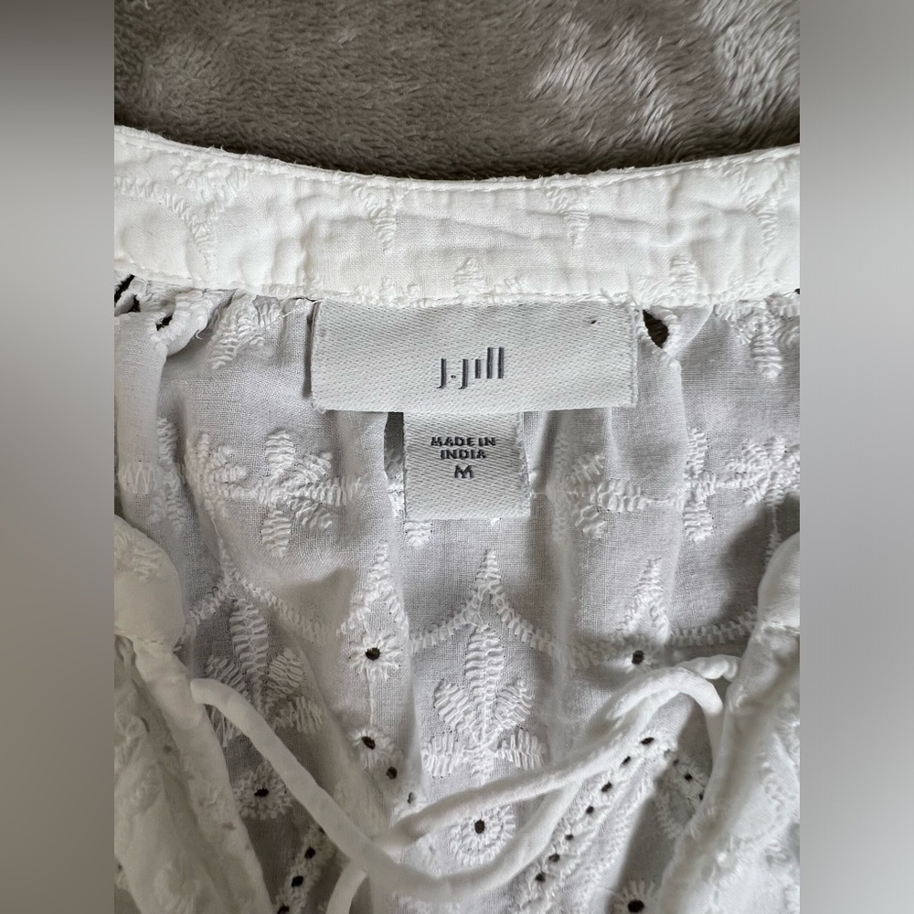 J. Jill Women’s Top Size Medium Eyelet Peasant‎ Blouse - Picture 2 of 9